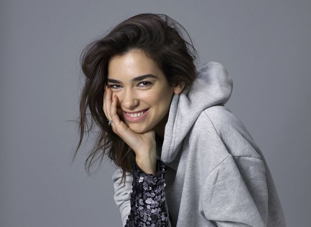 Dua Lipa Am Freitag Endlich Ihr Selbstbetiteltes Debutalbum Veroffentlicht Fanclub Magazin