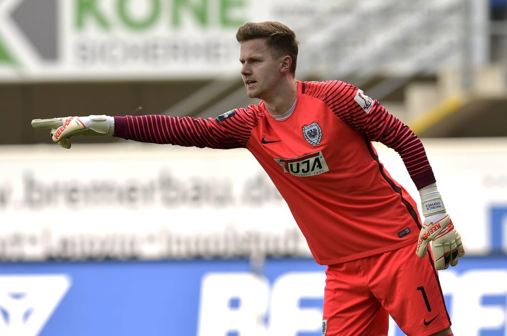 FC Würzburger Kickers Torhüter Patrick Drewes von VfL Wolfsburg