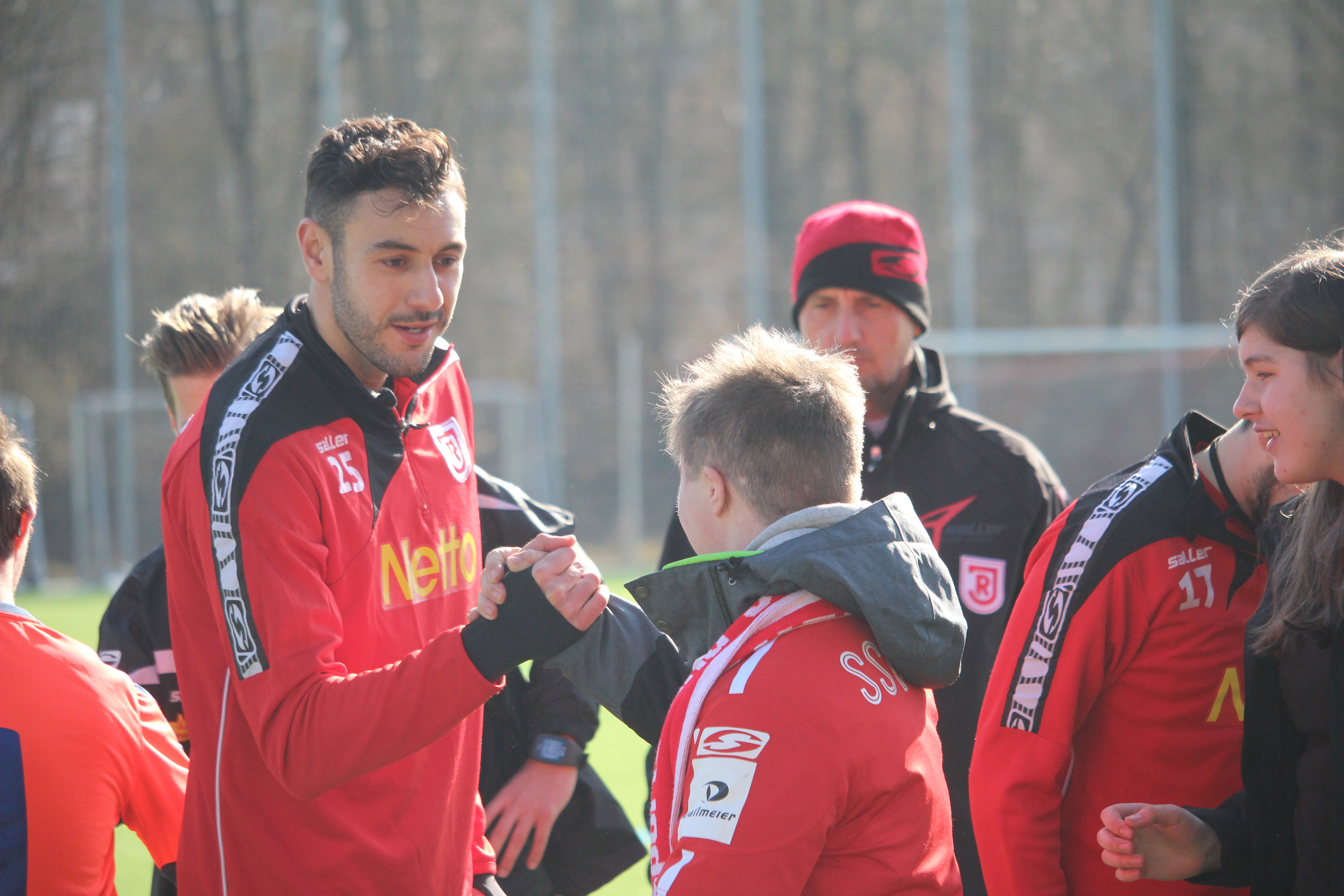 Jahn Regensburg : SSV Jahn Regensburg - SG Dynamo Dresden: Dynamo will ...