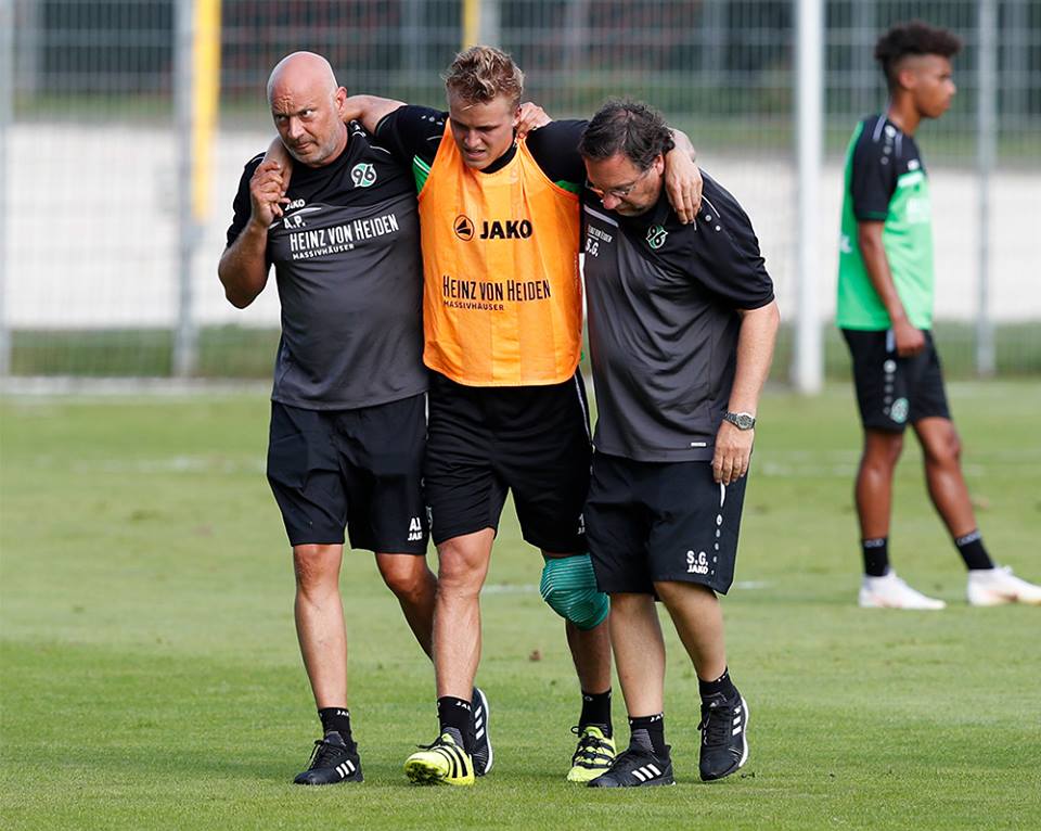 Hannover 96 muss auf ihren Timo Hübers verzichten ...