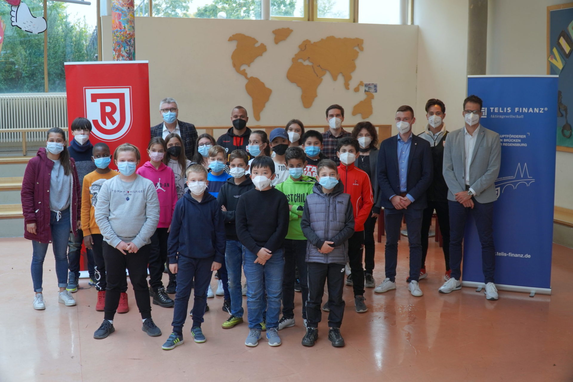 SSV Jahn Regensburg Unterstützung des „Fußball trifft Kultur“ MAGAZIN SSV Jahn Regensburg Unterstützung des „Fußball trifft Kultur“ MAGAZIN